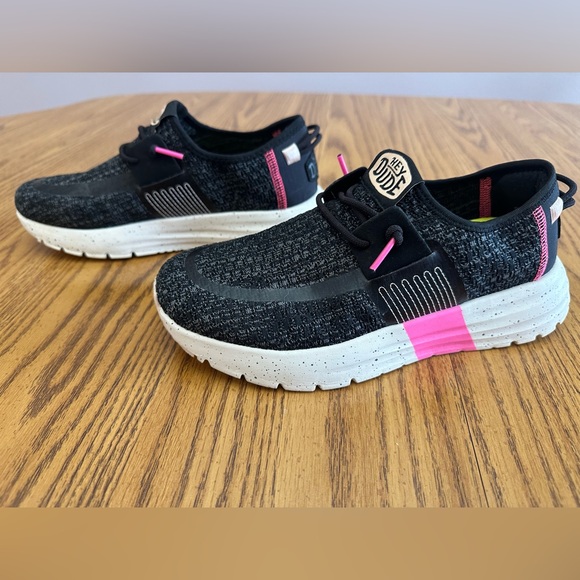 Hey Dude Women’s Black and Pink Sneakers 7W/UK 5 - Picture 2 of 7